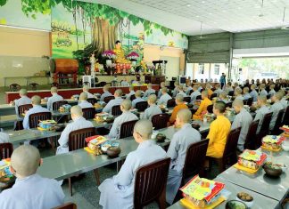 TP. HCM: Phân Ban Ni giới GHPGVN Thành phố cúng dường nhu yếu phẩm tại Học viện Phật giáo Việt Nam