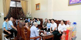 TP. HCM: CHÍNH QUYỀN HUYỆN BÌNH CHÁNH VIẾNG THĂM VÀ CHÚC TẾT CHÙA THANH TÂM