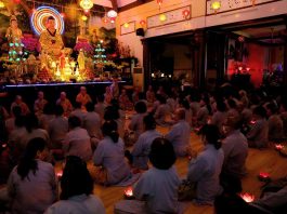 {HÌNH ẢNH} LỄ MỪNG THỌ TẬP THỂ VÀ HOA ĐĂNG TƯỞNG NIỆM NGÀY ĐỨC PHẬT THÀNH ĐẠO TẠI CHÙA BỒ ĐỀ LAN NHÃ