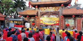 TP. HCM: NI TRƯỞNG TRƯỞNG TIỂU BAN ĐỐI NGOẠI THUỘC PBNG TRUNG ƯƠNG TẶNG 600 PHẦN QUÀ TẾT CHO NGƯỜI DÂN