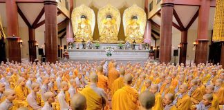 GẦN 480 VỊ NI CỬ HÀNH LỄ BỐ TÁT TẠI CHÙA THANH TÂM (PHẬT CÔ ĐƠN)