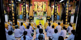 TP. HCM: NI TRƯỞNG THÍCH NHƯ DUNG THUYẾT GIẢNG VÀ CHỨNG MINH LỄ SÁM HỐI TẠI CHÙA HUỆ LÂM