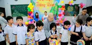 ÁNH TRĂNG YÊU THƯƠNG – CHÙA PHƯỚC VIÊN CHIA SẺ TẾT TRUNG THU CÙNG 500 THIẾU NHI PHƯỜNG THẠNH MỸ TÂY