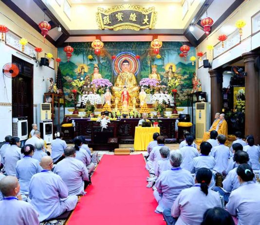 TP. HCM: KHÓA TU BÁT QUAN TRAI TẠI CHÙA BỒ ĐỀ LAN NHÃ