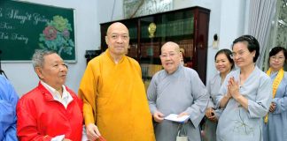 TP. HCM: CHÙA PHƯỚC VIÊN TRAO TẶNG 100 PHẦN QUÀ ĐẾN HỘI NGƯỜI KHIẾM THỊ Q. 5 VÀ TỈNH TIỀN GIANG (CŨ)
