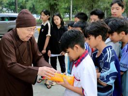 CHÙA PHƯỚC VIÊN CÙNG PHẬT TỬ TẶNG QUÀ TẠI ĐỒNG NAI VÀ BÀ RỊA – VŨNG TÀU (CŨ)