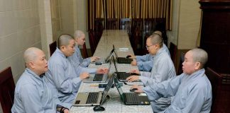 TP. HCM: TRUNG TÂM NGHIÊN CỨU PHẬT HỌC HÁN TRUYỀN TIẾN HÀNH BIÊN TẬP KINH ĐẠI PHƯƠNG QUẢNG PHẬT HOA NGHIÊM