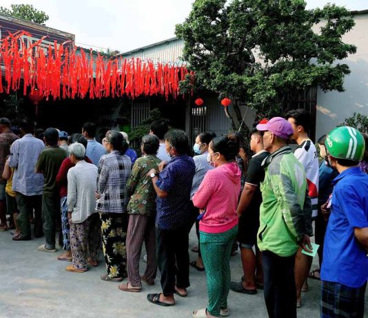 TP. HCM: CHÙA PHỔ MINH XÃ HƯNG LONG TẶNG QUÀ XUÂN BÍNH NGỌ 2026