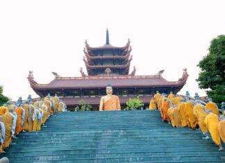 {ẢNH} LỄ BỐ TÁT TẠI CHÙA THANH TÂM