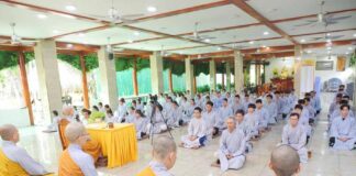 TP. HCM: TU VIỆN LONG HƯNG TỔ CHỨC KHÓA TU BÁT QUAN TRAI DÀNH CHO GIA ĐÌNH PHẬT TỬ