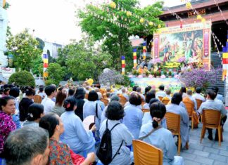 TP. HCM: CHÙA PHÁP VÕ TỔ CHỨC ĐẠI LỄ PHẬT ĐẢN PL. 2570 VÀ TRAO TẶNG QUÀ TỪ THIỆN
