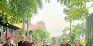 {ẢNH} CHÙA THANH TÂM & NHÀ HÀNG CHAY HUỆ TÂM PHỤC VỤ MIỄN PHÍ 700 SUẤT ĂN SÁNG CHO NGƯỜI DÂN NGÀY 30/3/ÂL/ BÍNH NGỌ