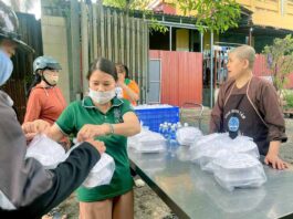 {ẢNH} CHÙA THANH TÂM VÀ NHÀ HÀNG CHAY HUỆ TÂM TIẾP TỤC PHỤC VỤ MIỄN PHÍ 700 PHẦN CƠM CHAY