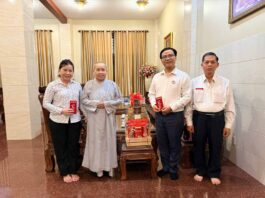 TP. HCM: LÃNH ĐẠO HỘI CHỮ THẬP ĐỎ THÀNH PHỐ CHÚC MỪNG PHẬT ĐẢN CHÙA THANH TÂM