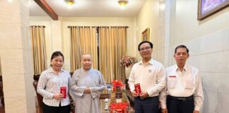 TP. HCM: LÃNH ĐẠO HỘI CHỮ THẬP ĐỎ THÀNH PHỐ CHÚC MỪNG PHẬT ĐẢN CHÙA THANH TÂM