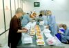 TP. HCM: CHÙA THANH TÂM VÀ NHÀ HÀNG CHAY HUỆ TÂM PHỤC VỤ 700 SUẤT ĂN CHAY MIỄN PHÍ ĐẾN NGƯỜI DÂN ĐỊA PHƯƠNG
