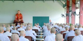 TP. HCM: NI SƯ THÍCH NHƯ NGỌC GIẢNG DẠY MÔN OAI NGHI CHO 62 GIỚI TỬ NI THỌ GIỚI TẠI ĐẠI GIỚI ĐÀN THANH KIỂM