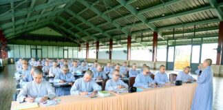 TP. HCM: NI SƯ HUỆ KHÁNH DẠY MÔN PHẬT HỌC PHỔ THÔNG CHO GIỚI TỬ NI CHUẨN BỊ THỌ GIỚI TẠI ĐẠI GIỚI ĐÀN THANH KIỂM