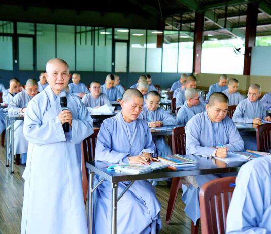 TP. HCM: NI SƯ NHƯ NGUYỆT GIẢNG DẠY MÔN HIẾN CHƯƠNG CHO 62 GIỚI TỬ NI THỌ GIỚI TẠI ĐẠI GIỚI ĐÀN THANH KIỂM