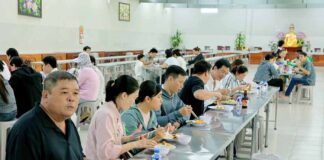 TP. HCM: 2.000 SUẤT ĂN CHAY CHÙA THANH TÂM VÀ NHÀ HÀNG CHAY HUỆ TÂM PHỤC VỤ MIỄN PHÍ NGÀY RẰM THÁNG 7 NĂM BÍNH NGỌ