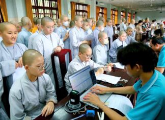 200 TĂNG NI SINH HỌC VIỆN PGVN TẠI TP. HCM VÀ PHẬT TỬ PHÁT TÂM HIẾN MÁU NHÂN ĐẠO