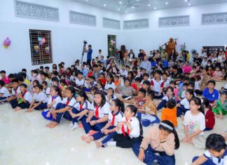 TP. HCM: CHÙA PHƯỚC VIÊN 2 TỔ CHỨC “VUI HỘI TRĂNG RẰM” CHO THIẾU NHI ĐỊA PHƯƠNG