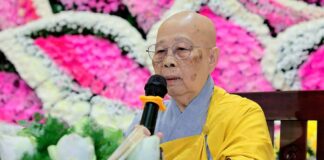 NI TRƯỞNG THÍCH NHƯ HUỆ BAN PHÁP NGỮ CHO GẦN 170 GIỚI TỬ NI TẠI GIỚI TRƯỜNG CHÙA THANH TÂM