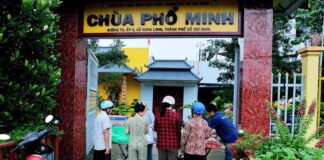 TP. HCM: CHÙA PHỔ MINH XÃ LONG HƯNG PHỤC VỤ 300 SUẤT ĂN SÁNG MIỄN PHÍ