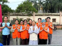 TP.HCM: CHÙA SÙNG HƯNG TRAO 1.200 SUẤT CƠM CHAY ĐẾN BÀ CON KHÓ KHĂN